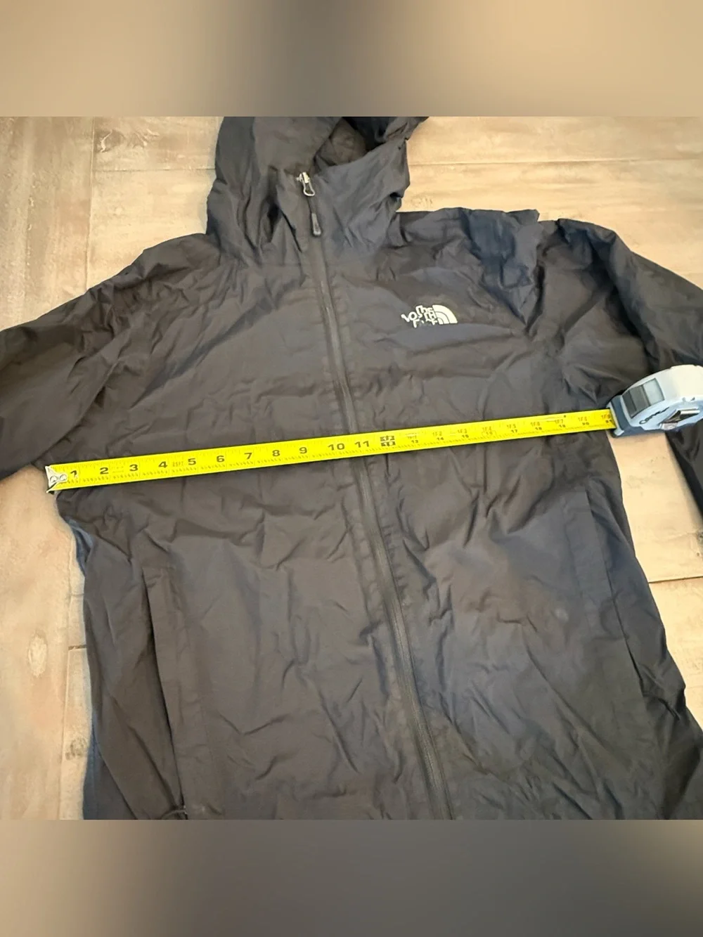 The North Face Men’s rain jacket Sz S Full Zip Hooded Outdoor Preowned
